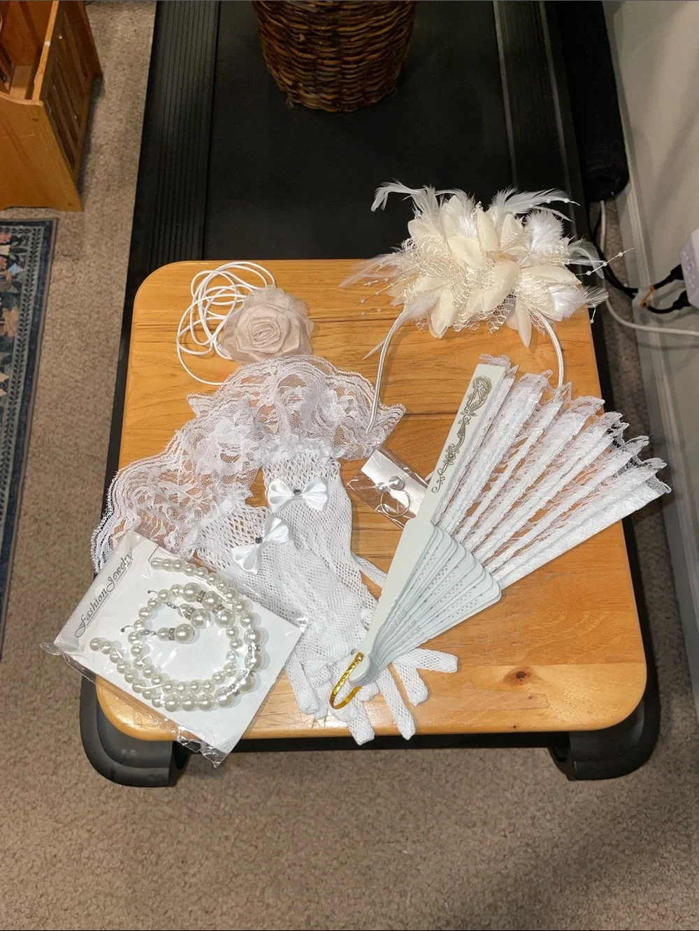 Lace Accessory Set White Lace Gloves Pearl Jewelry Feather Headpiece Lace Fan